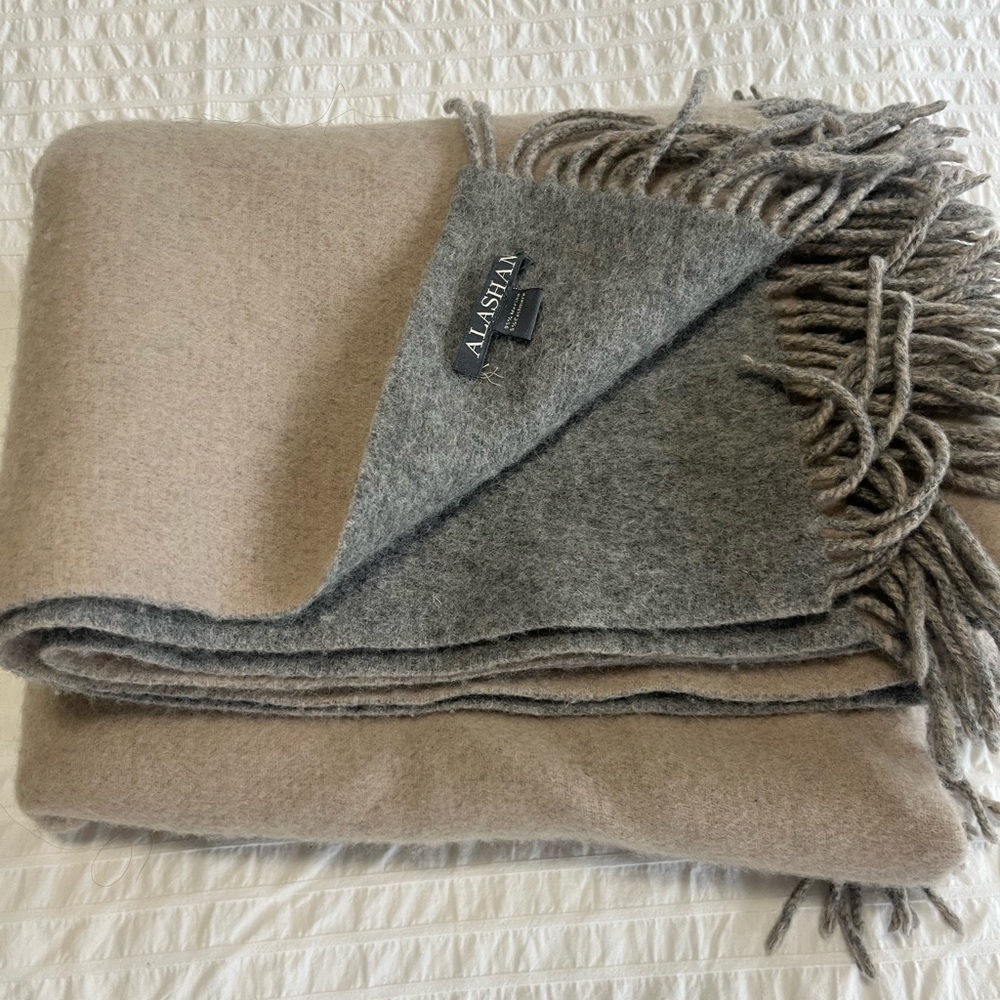 ALASHAW Tan and Gray Wool Blanket